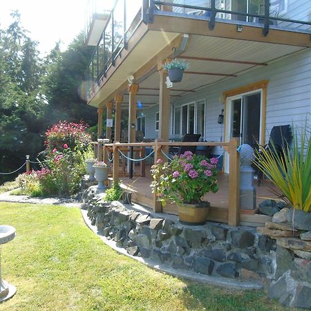The Oceanfront Inn On Stephens Bay Coal Harbour Exterior photo